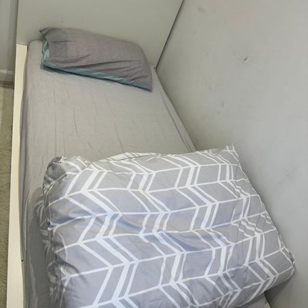 Single Room Canvey Island Eksteriør bilde